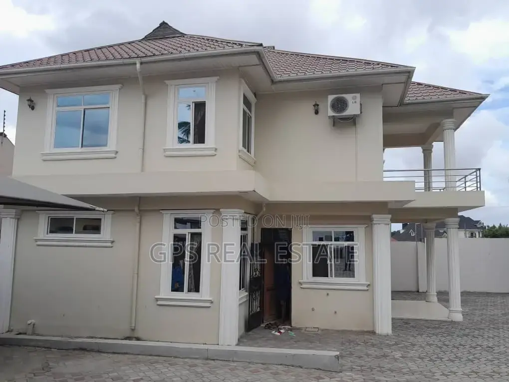 5bdrm House in Mtoni Kijichi, Temeke for Sale