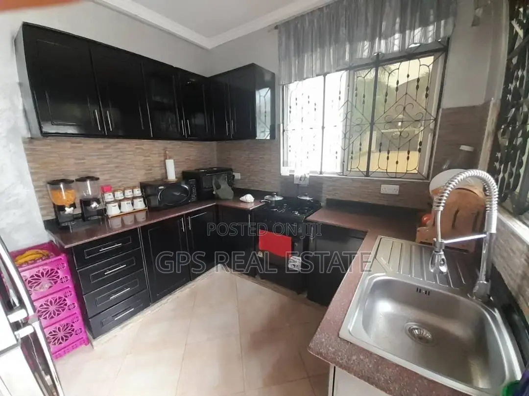 5bdrm House in Mtoni Kijichi, Temeke for Sale