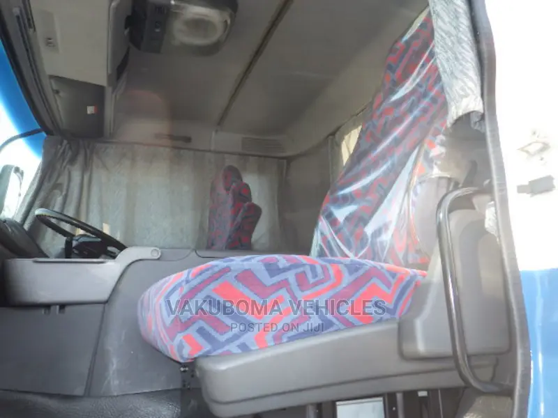 Isuzu Giga Truck