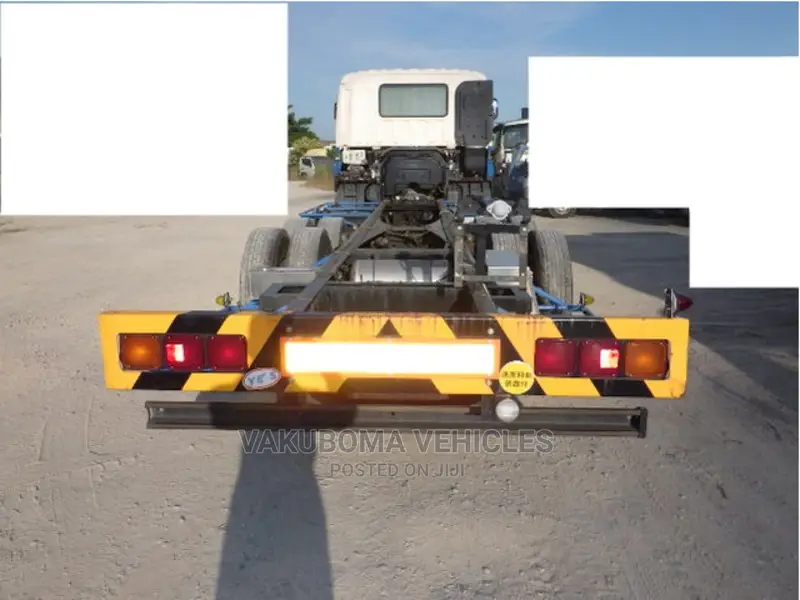 Isuzu Giga Truck