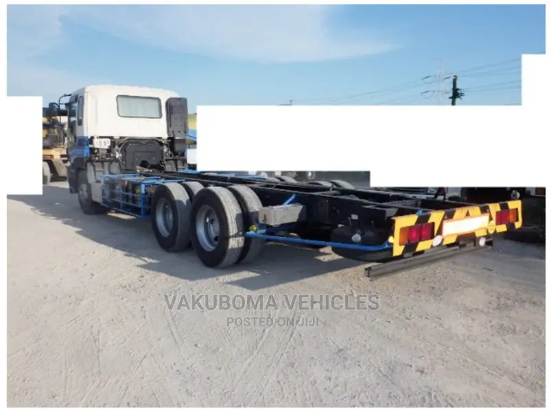 Isuzu Giga Truck