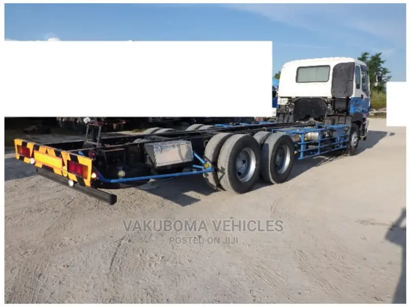 Isuzu Giga Truck