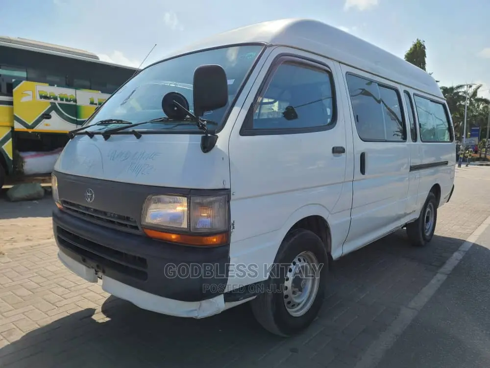 Toyota HiAce 2002 White