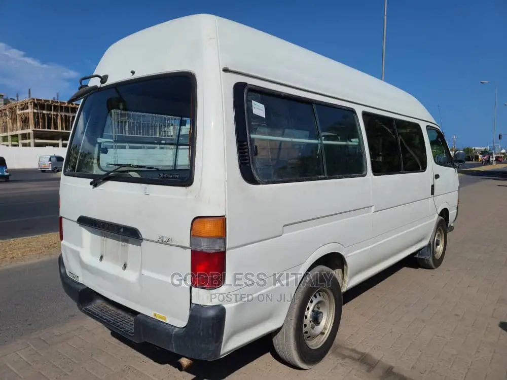 Toyota HiAce 2002 White