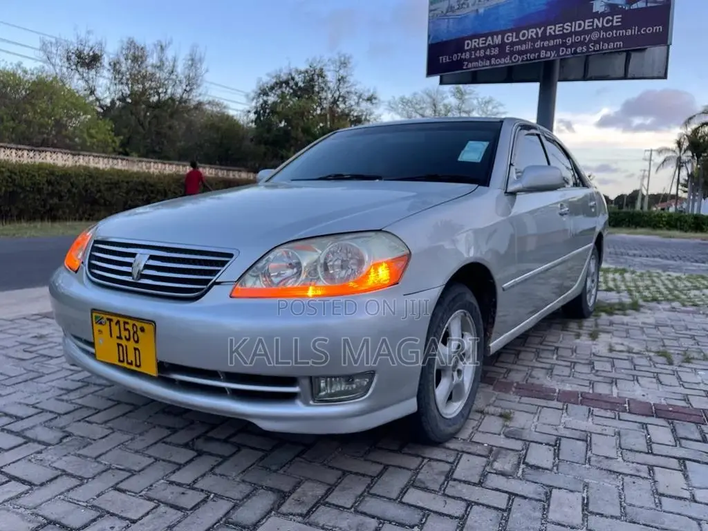Toyota Mark II 2004 Silver