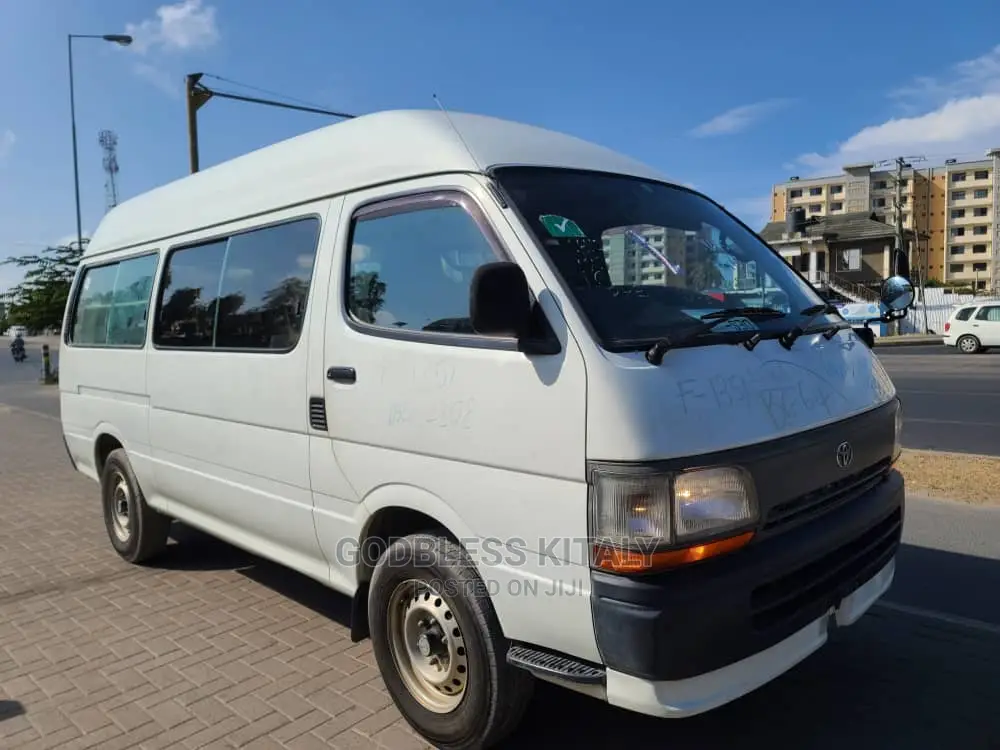Toyota HiAce 2002 White