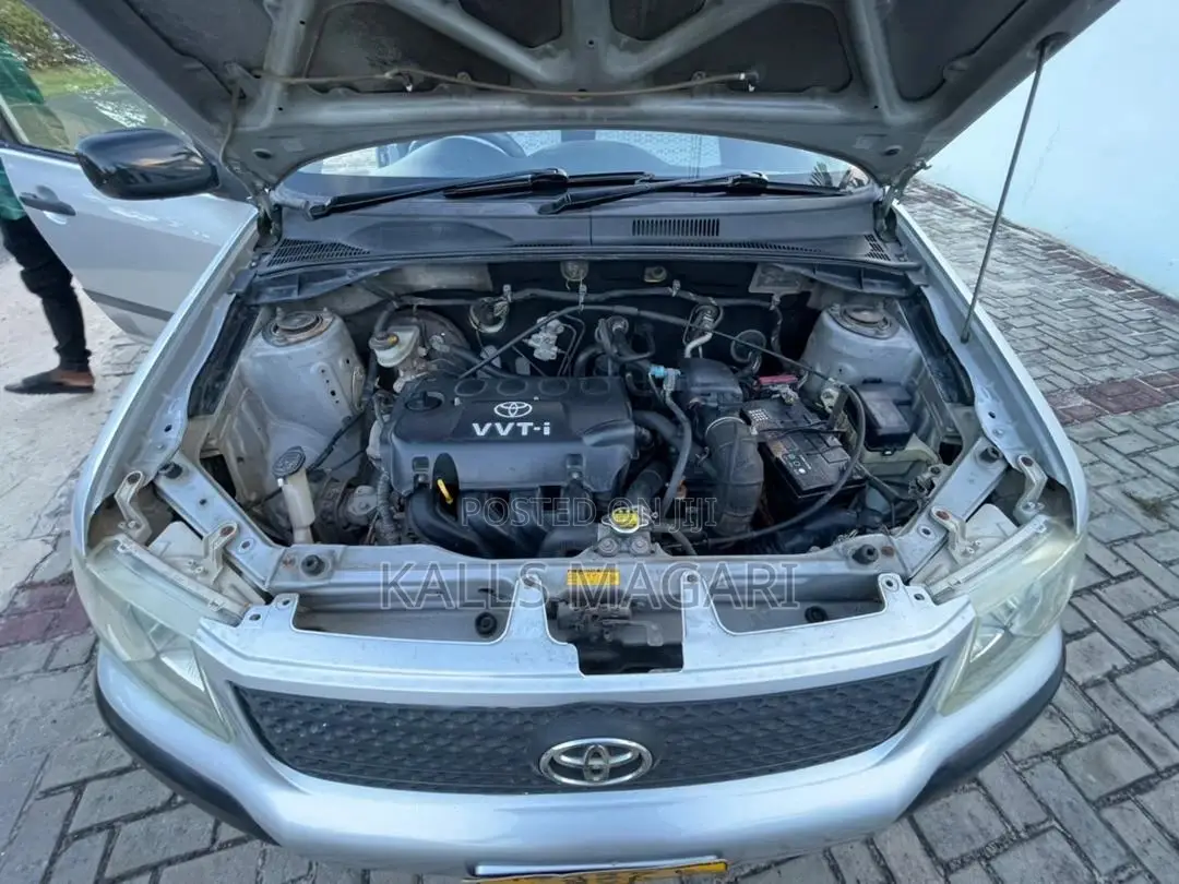 Toyota Probox 2004 Silver