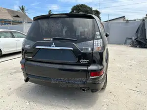 Mitsubishi Outlander 2011 Black