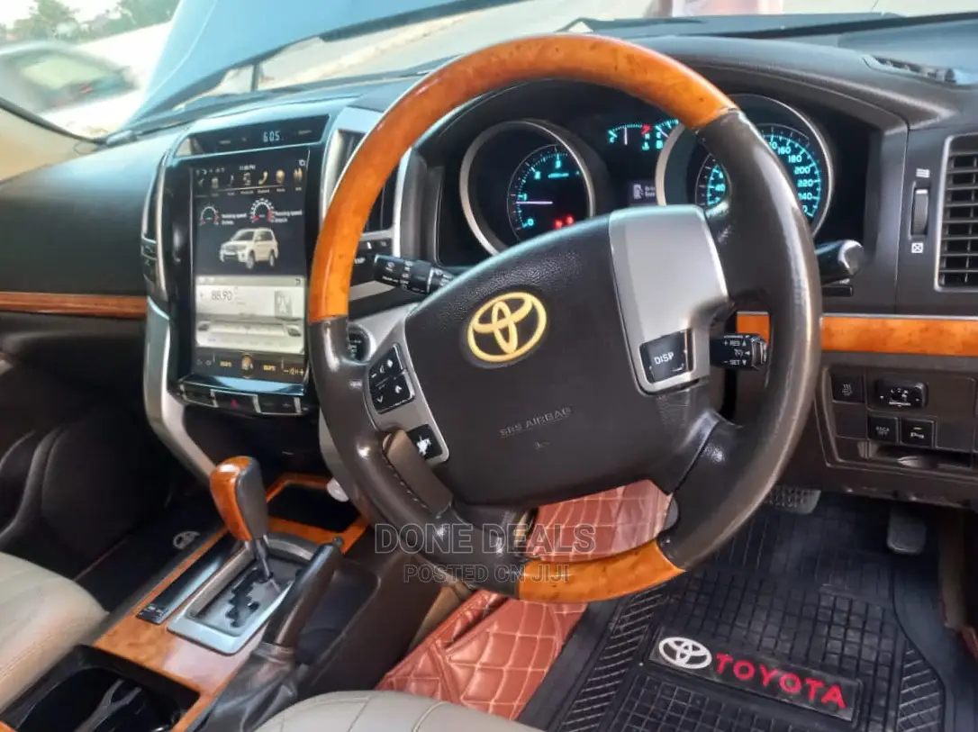 Toyota Land Cruiser 2010 Black