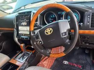 Toyota Land Cruiser 2010 Black