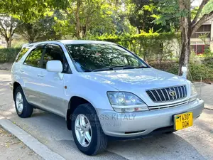 Toyota Harrier 2002 White