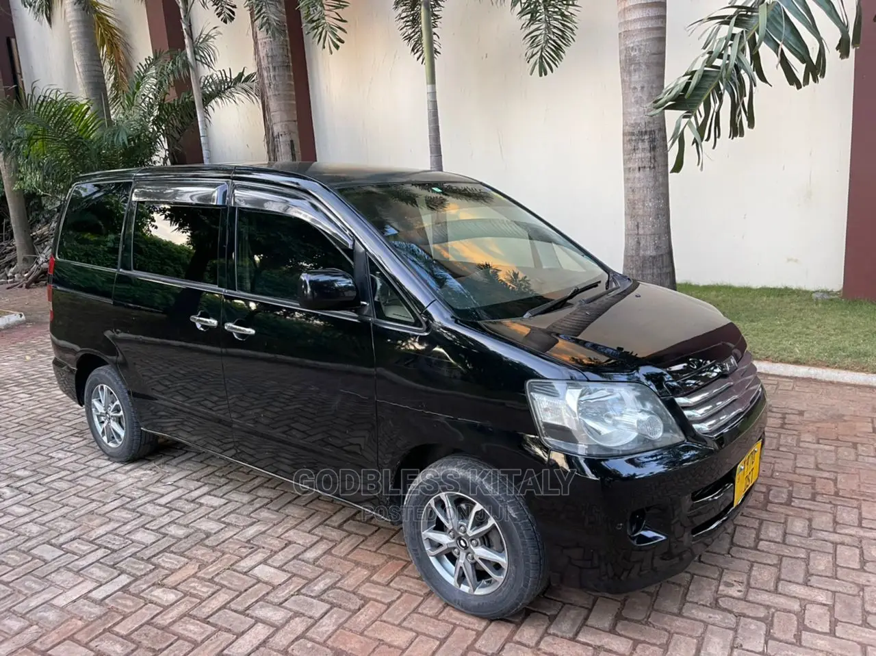Toyota Noah 2003 Black