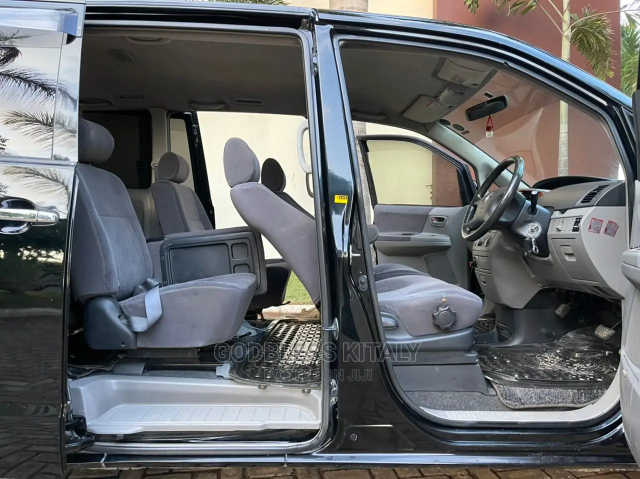 Toyota Noah 2003 Black