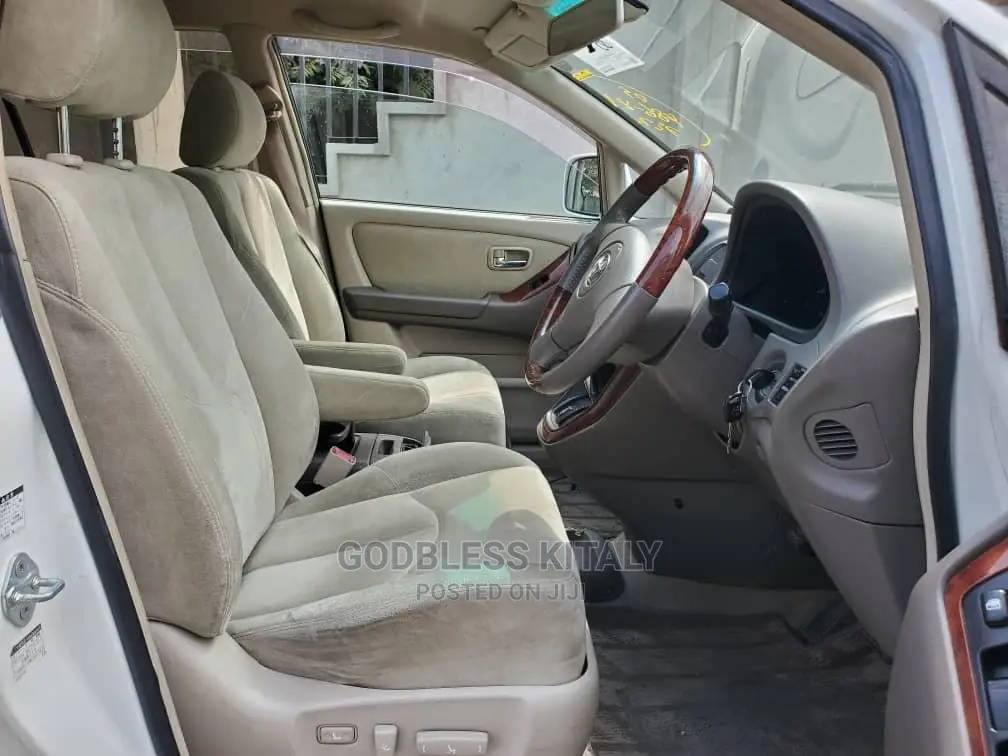 Toyota Harrier 2002 White