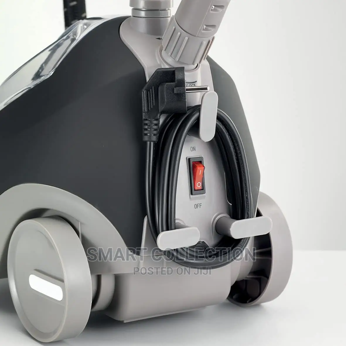 KENWOOD Garment Steamer 1500W With 2L Water Tank Capacity.