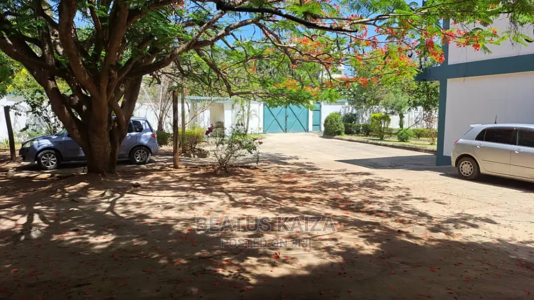 5bdrm Block of Flats in Masaki for Sale
