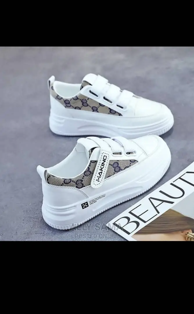 Cnik Am White