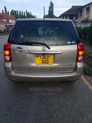 Toyota Raum 2004 Beige