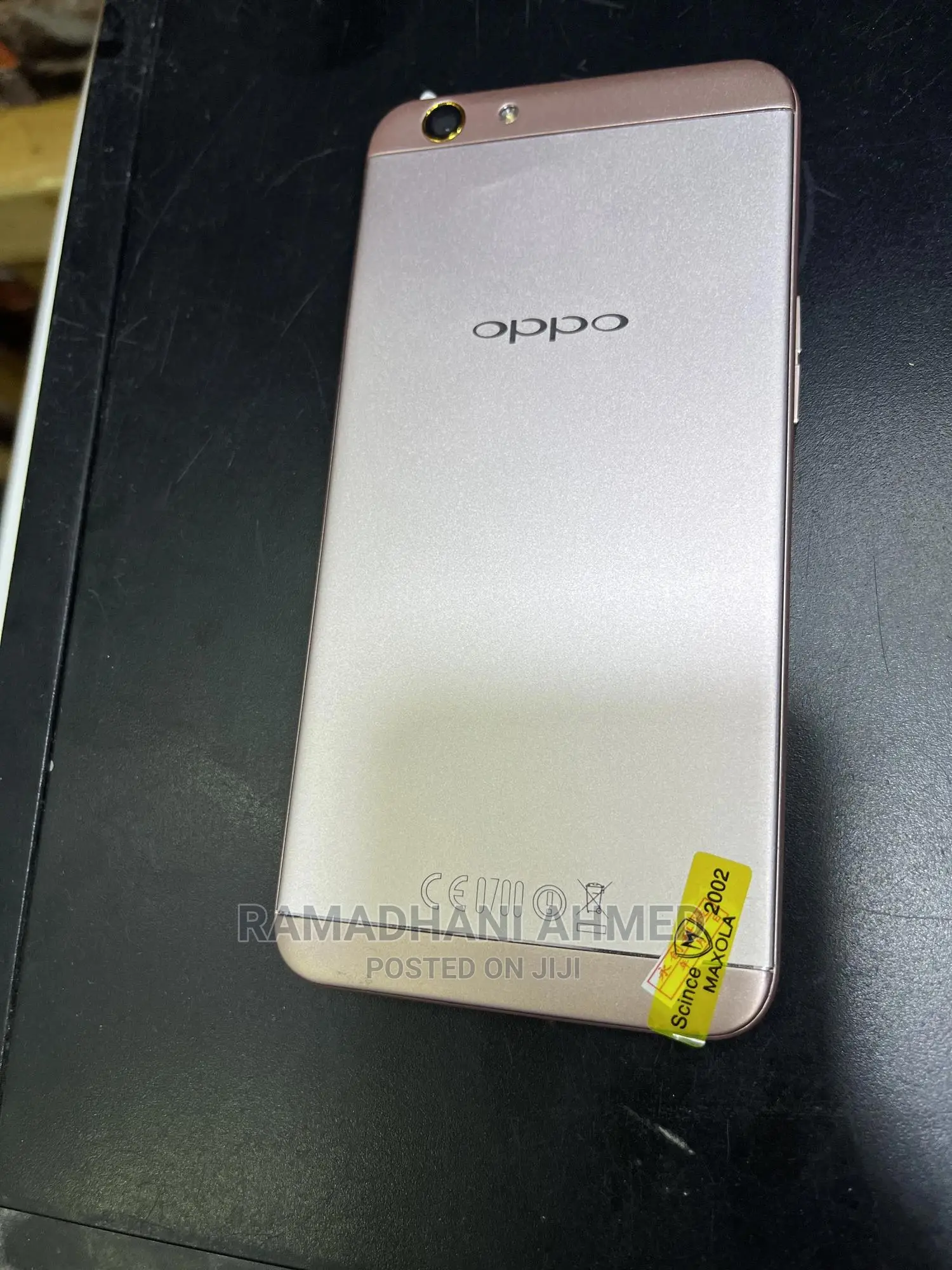 Oppo F1s 32 GB Gold