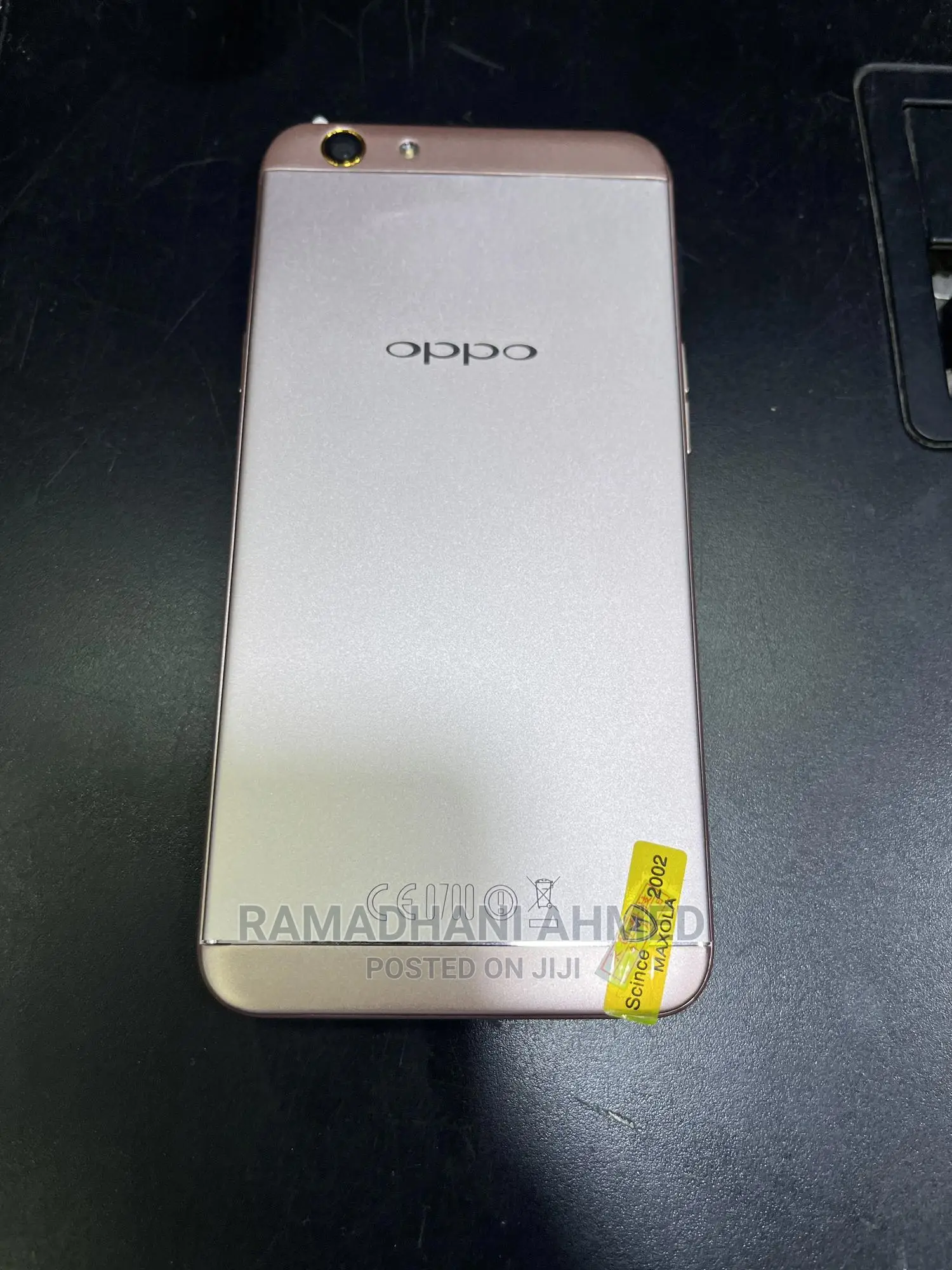 Oppo F1s 32 GB Gold