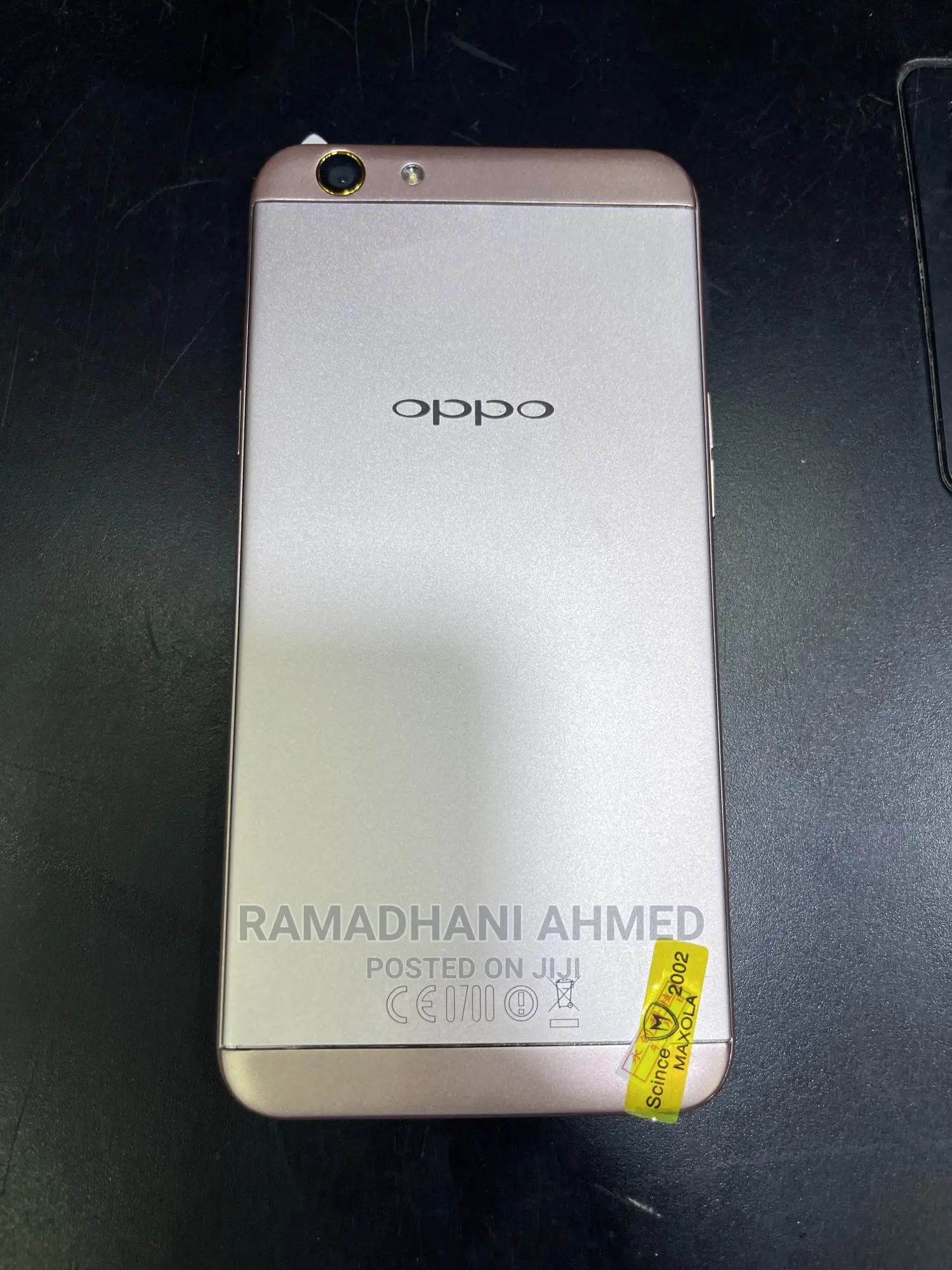 Oppo F1s 32 GB Gold