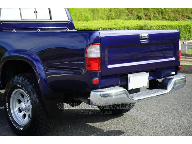 Toyota Hilux 1997 Blue