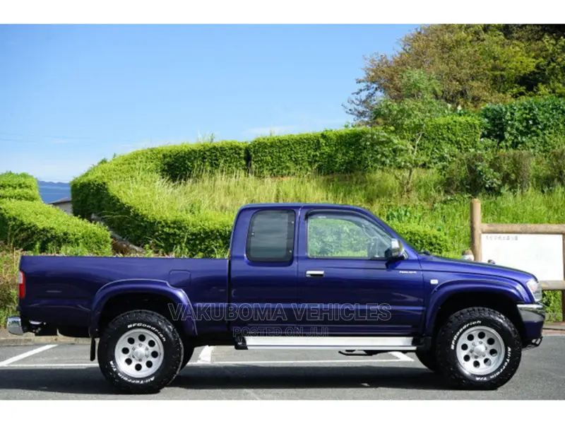 Toyota Hilux 1997 Blue
