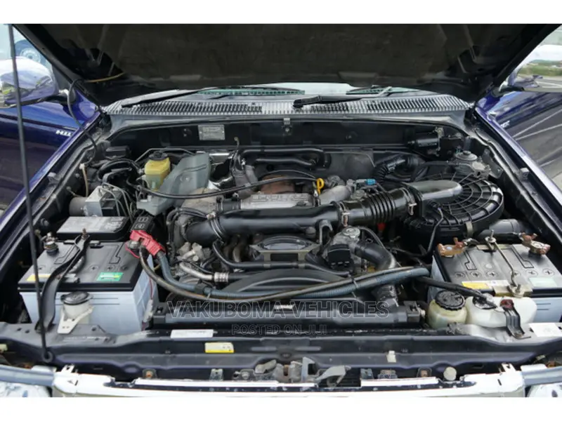 Toyota Hilux 1997 Blue