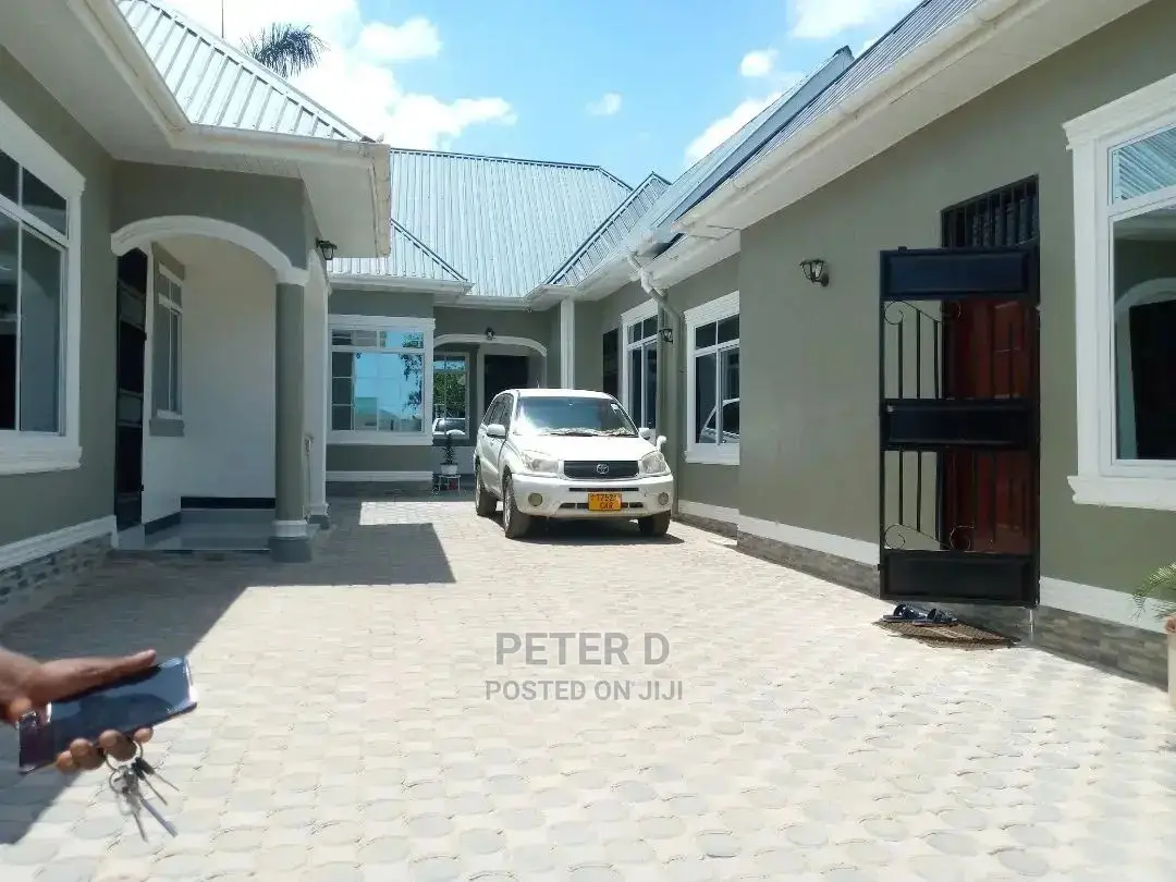 1bdrm Apartment in Kimara for rent