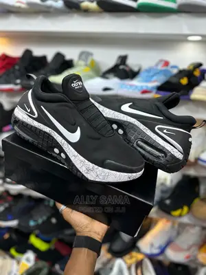 Nike Max Black White