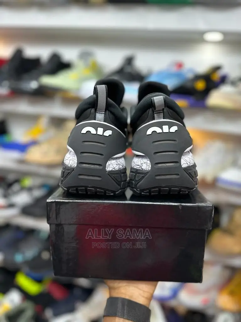 Nike Max Black White