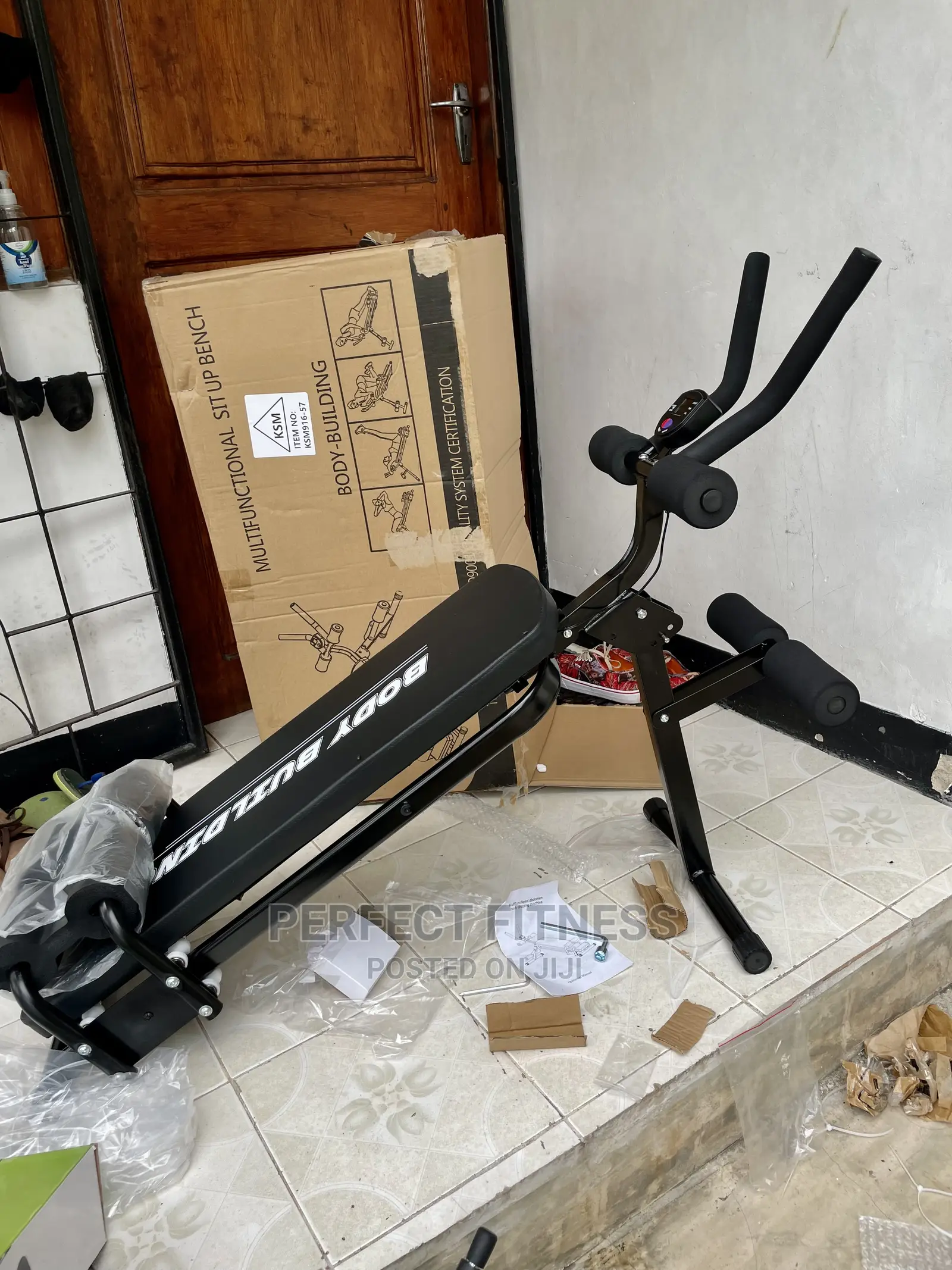 Multifunctional Sit-Up Bench