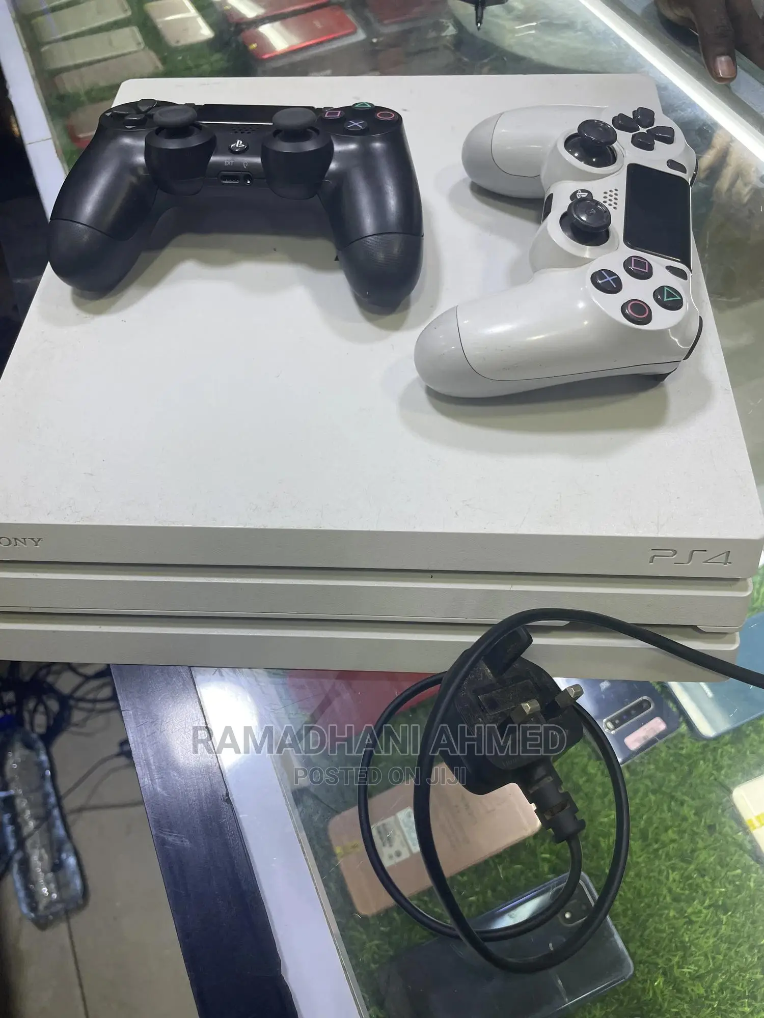 Game Ps4 Pro 1TB