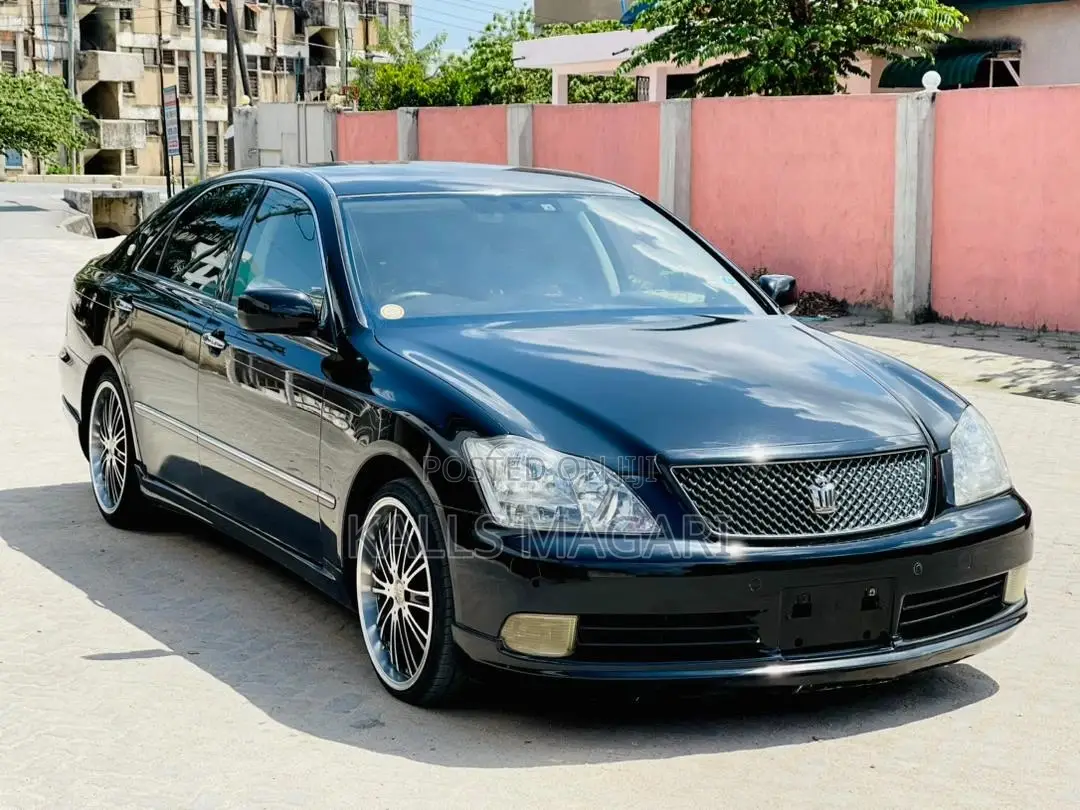 Toyota Crown Royale 2005 Black