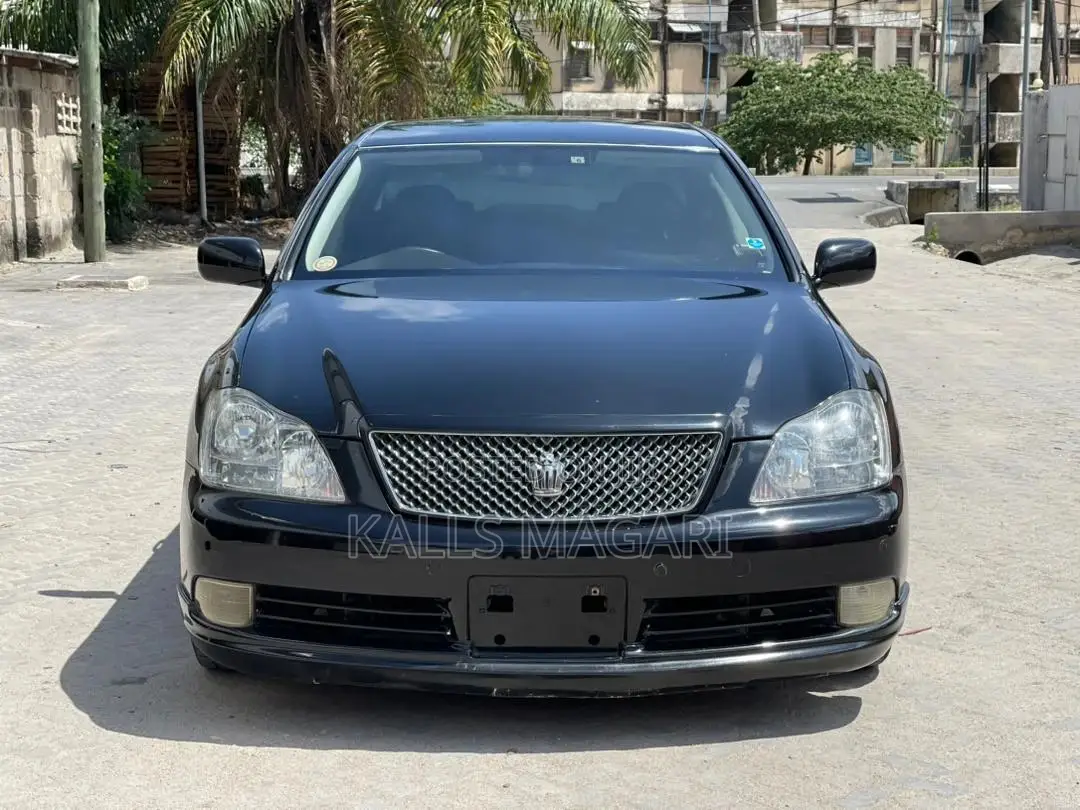 Toyota Crown Royale 2005 Black