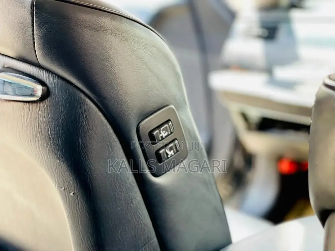 Toyota Crown Royale 2005 Black