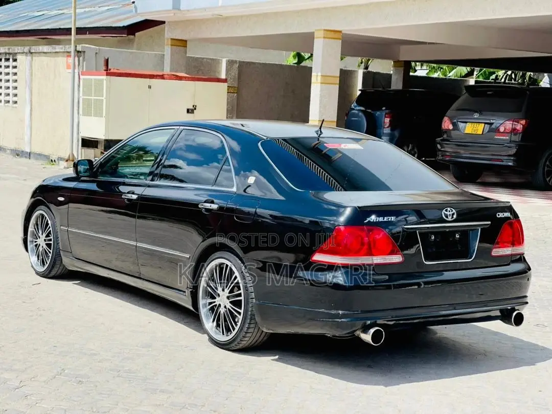 Toyota Crown Royale 2005 Black