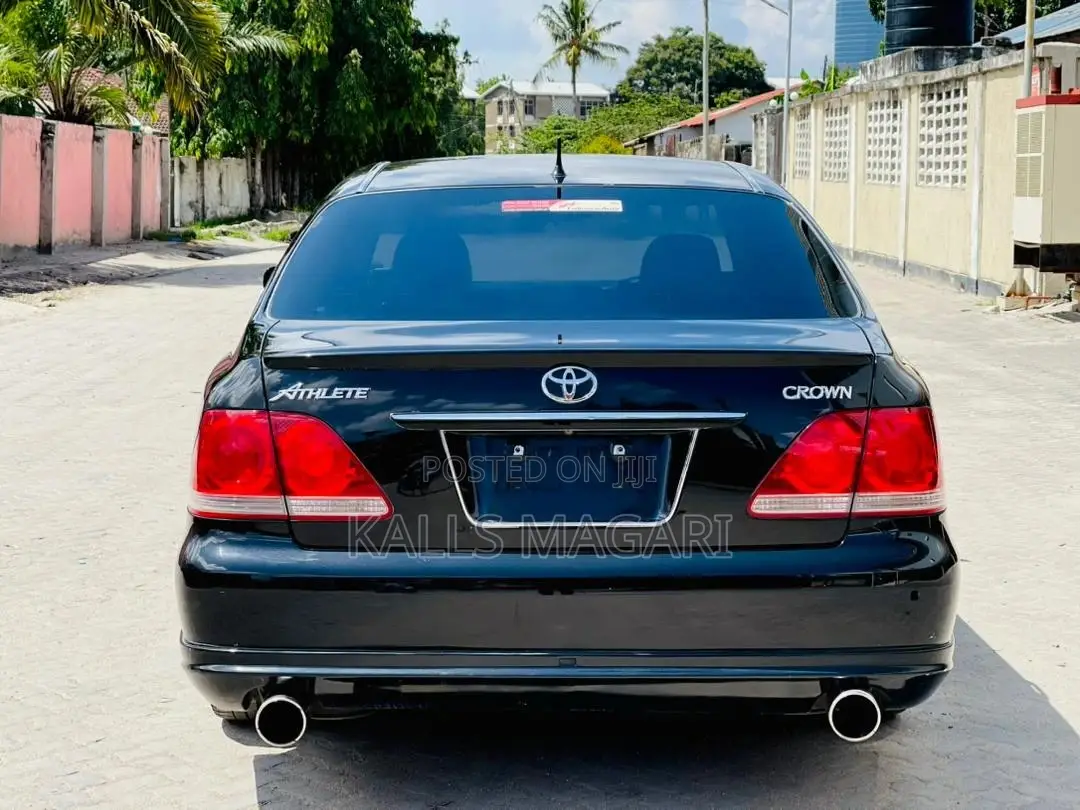 Toyota Crown Royale 2005 Black