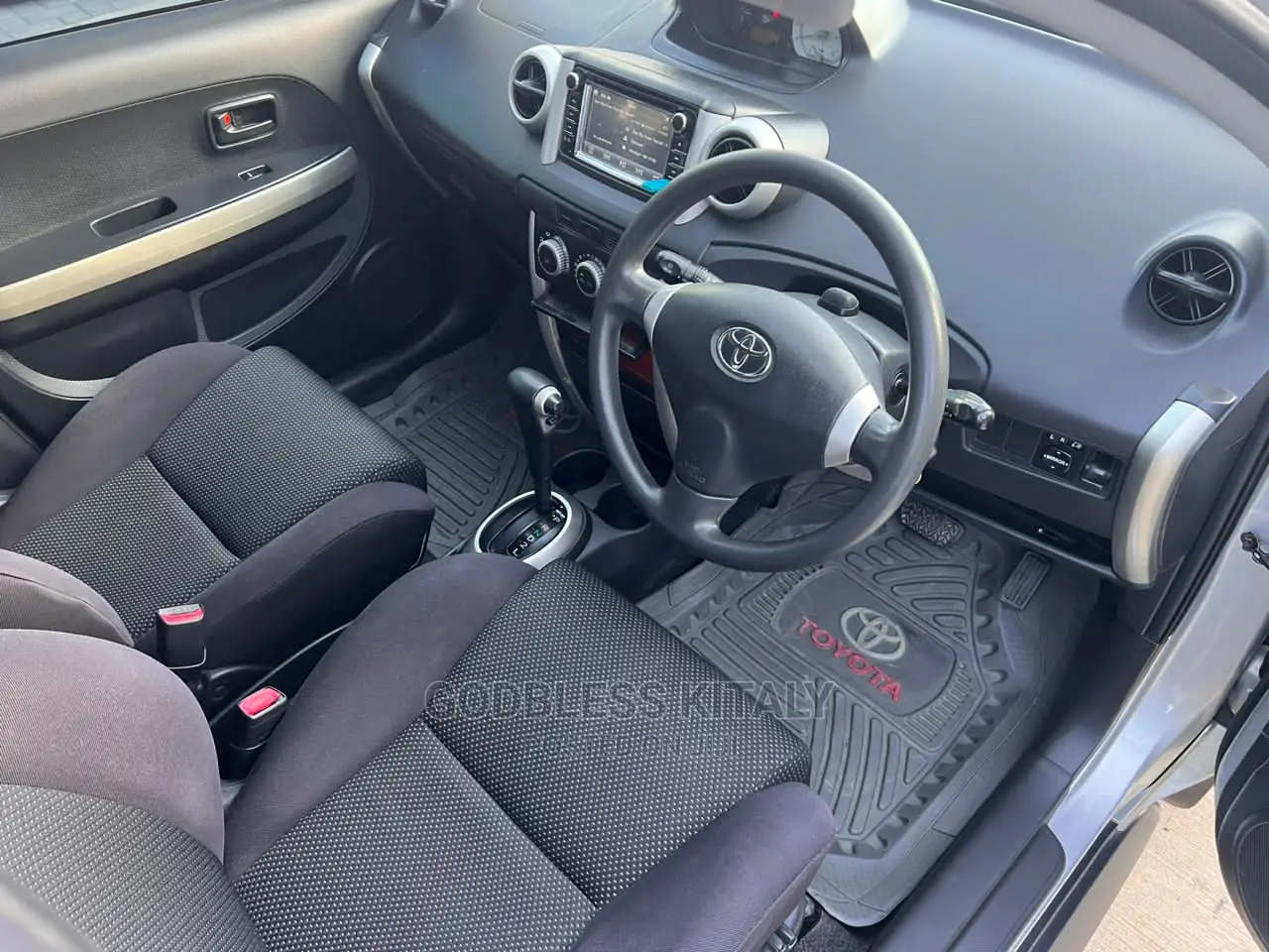 Toyota IST 2002 Silver