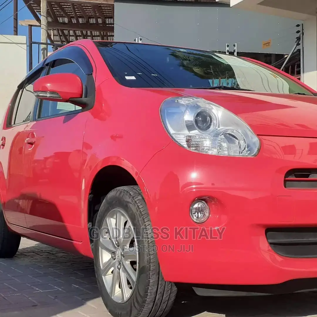 Toyota Passo 2012 Red