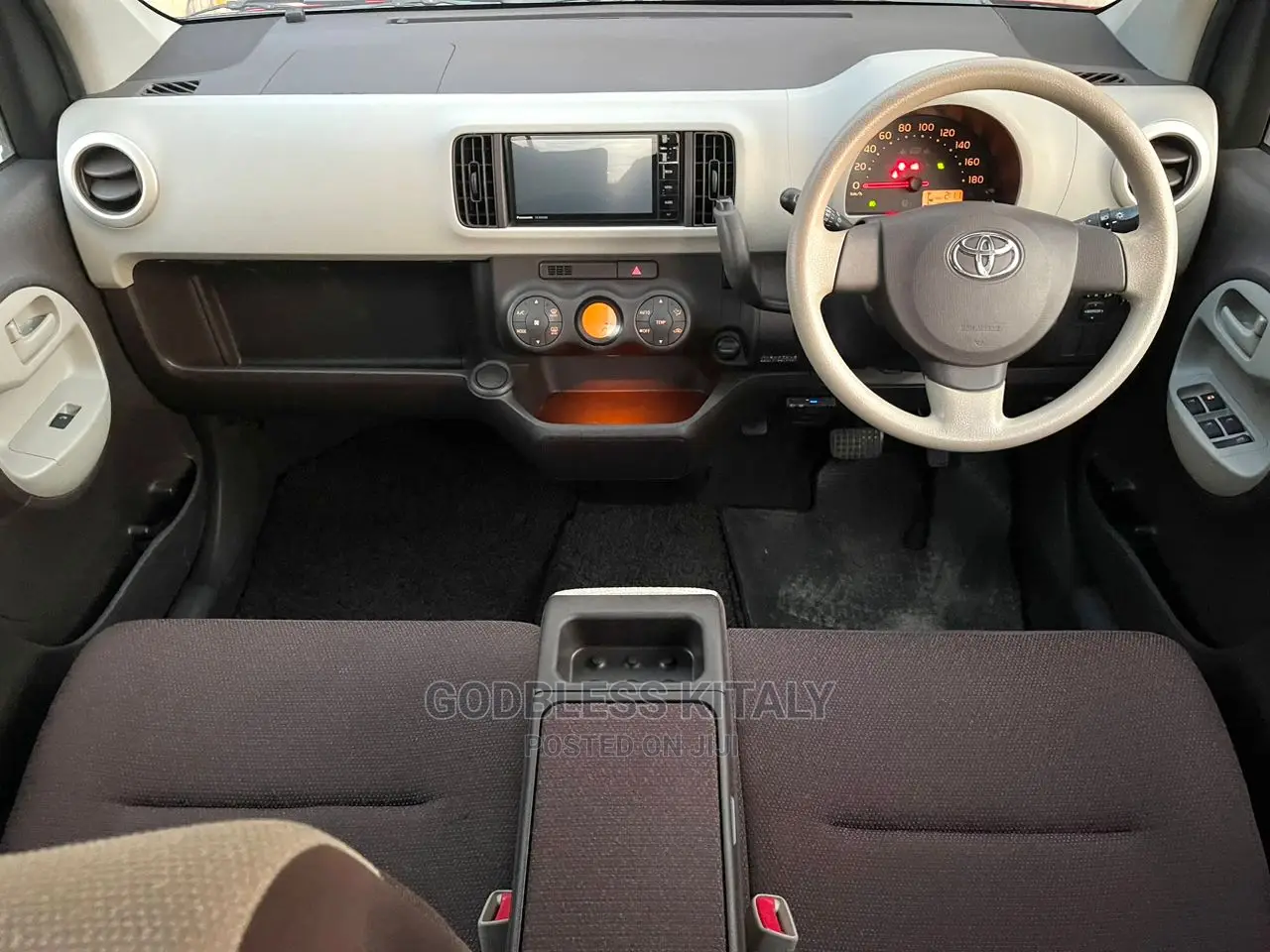 Toyota Passo 2012 Red