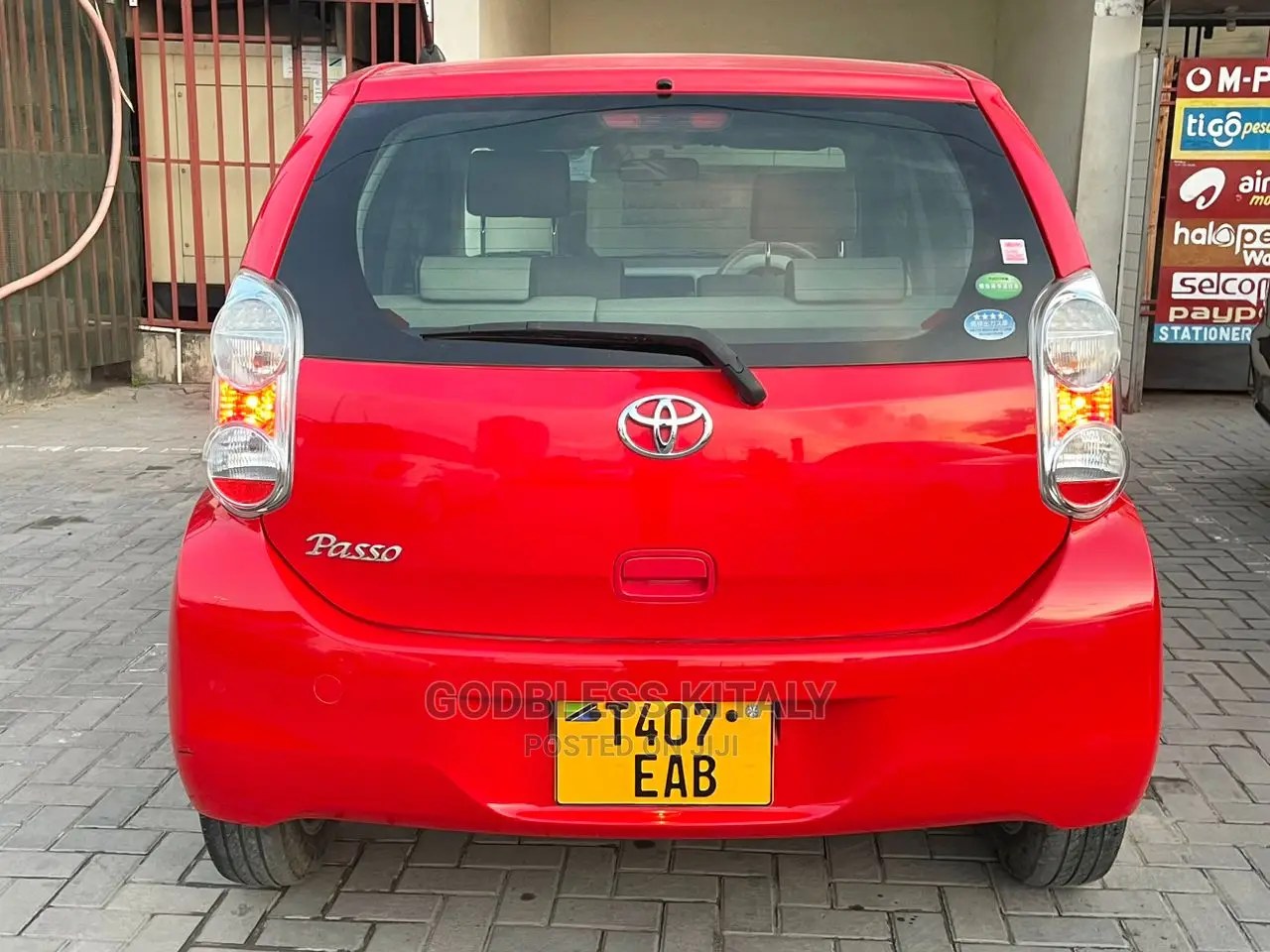 Toyota Passo 2012 Red