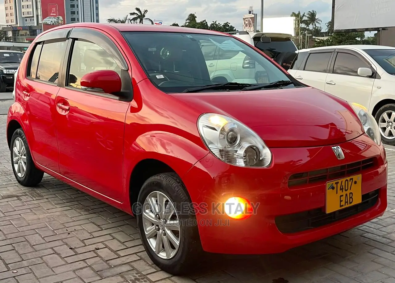 Toyota Passo 2012 Red