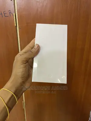 New Apple iPhone 6 Plus 64 GB Gold