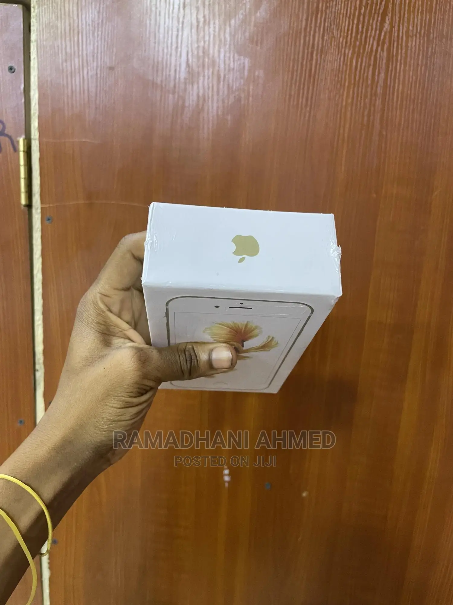 New Apple iPhone 6s Plus 128 GB Gold