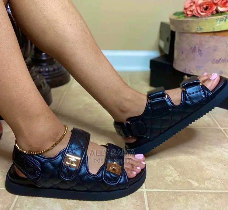 Lady's Open Shoes Black