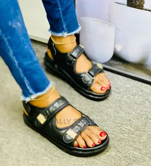 Lady's Open Shoes Black
