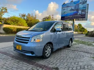 Toyota Noah 2008 Blue