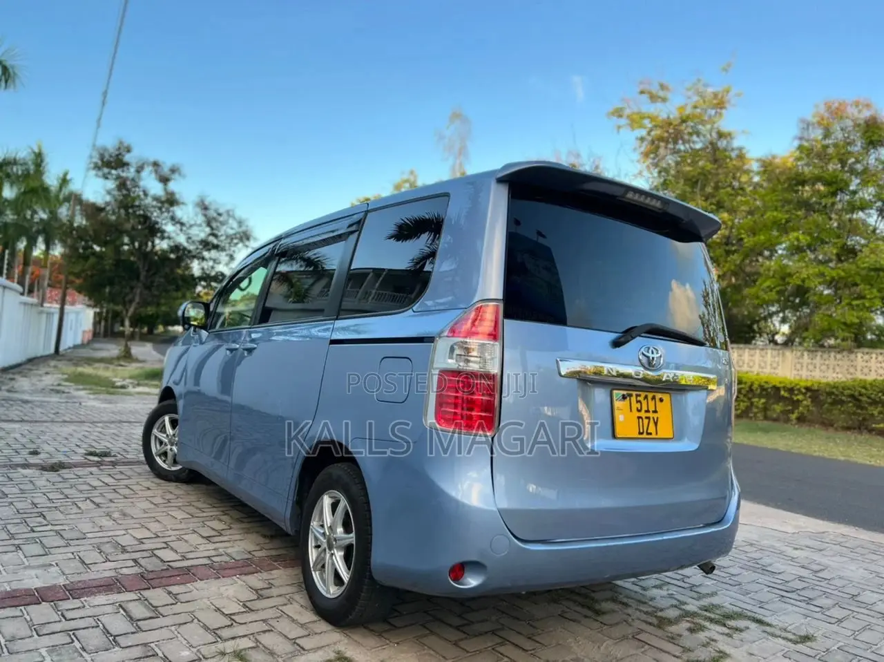 Toyota Noah 2008 Blue