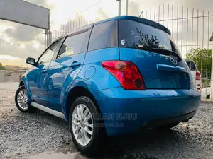 Toyota IST 2003 Blue